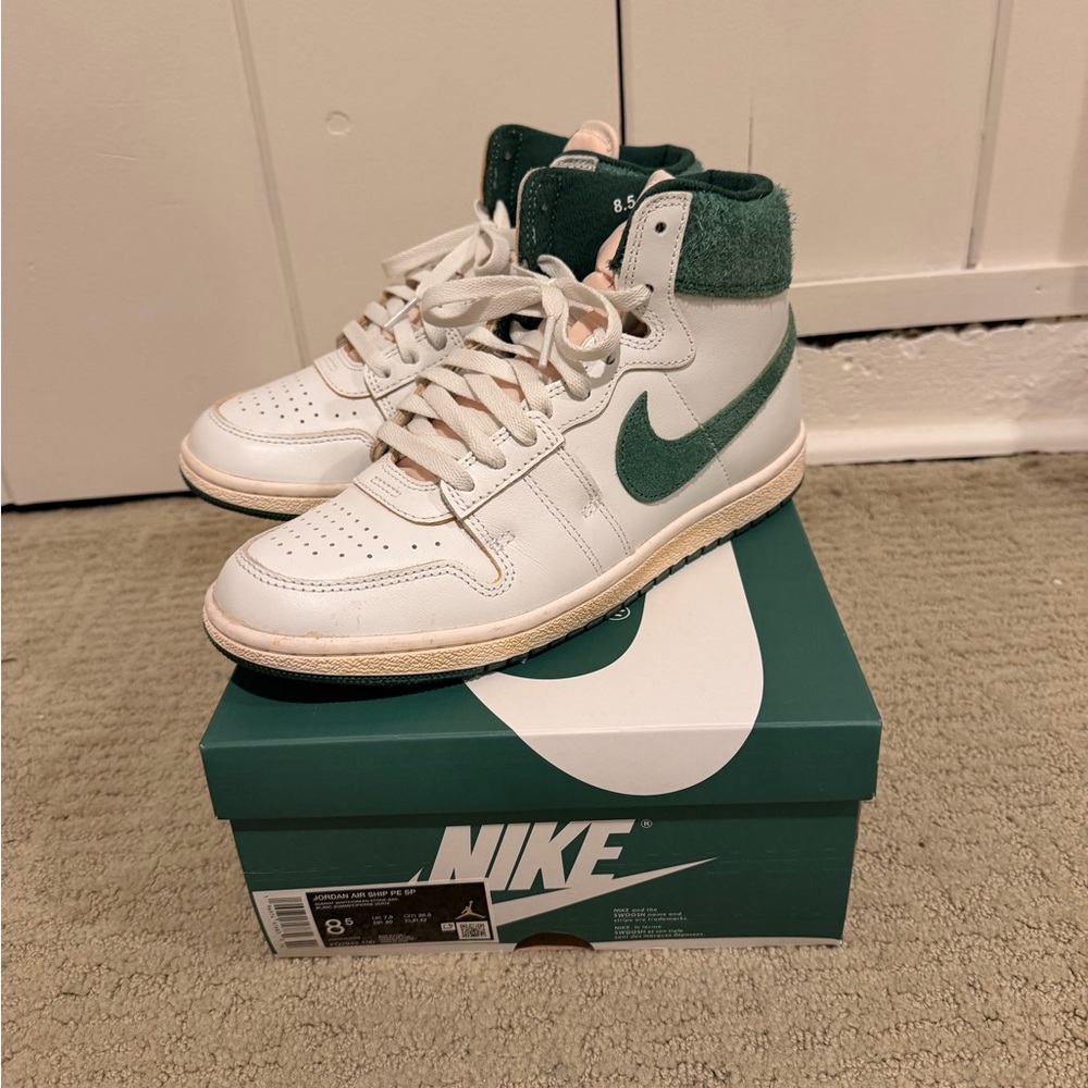 Men’s Jordan Air Ship A Ma Maniere size 8.5